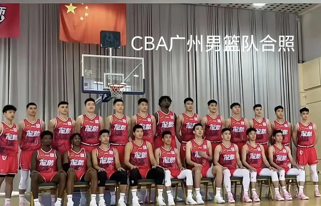 包含广州队今晚扳平良机，志在CBA季后赛名次提升，气氛紧张，身体对抗强度拉满的词条