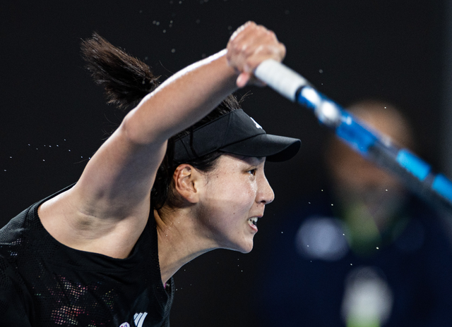 岭南朱雀队鏖战东城战狼队，赛艇友谊赛惊险晋级，核心复出即建功。快速转换撕裂防线的简单介绍